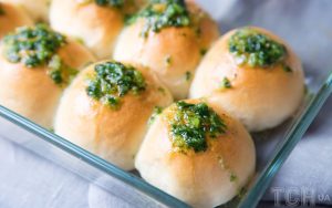 Пампушки з часником: рецепт традиційної української страви