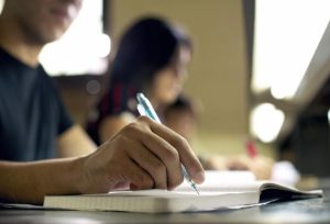 Вища освіта в Україні має коштувати понад 30 тисяч доларів: відомий вчитель пояснив причину