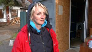 “Хоч кудись себе подіти”. Жителька Святогірська після окупації стала волонтеркою: історія психологічного відновлення