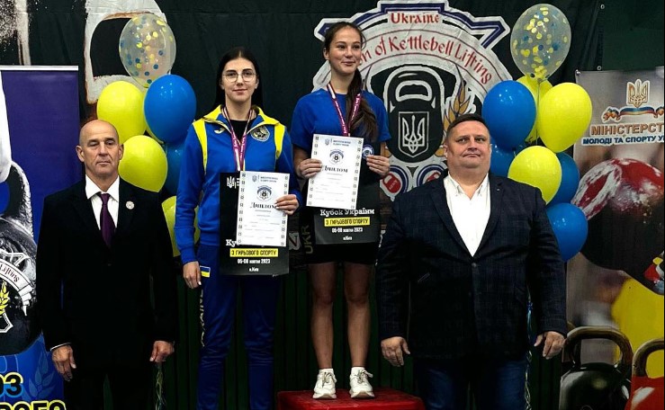 Поліцейські Донеччини стали призерами всеукраїнських змагань з гирьового спорту