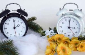 Коли переводити годинники на зимовий час: названо точну дату