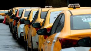 З 1 жовтня таксі мають встановити касові апарати та видавати чеки – Податкова