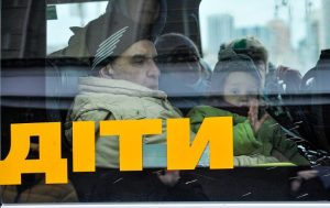 Поліцейські евакуювали всіх дітей із 12 прифронтових населених пунктів Донецької області