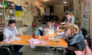 Дітей у Слов’янську безплатно навчають швейної справи (фото)