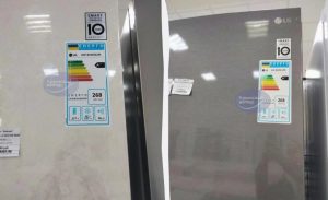 У Росії продають вкрадені в Україні холодильники: навіть не спромоглися зняти наліпки