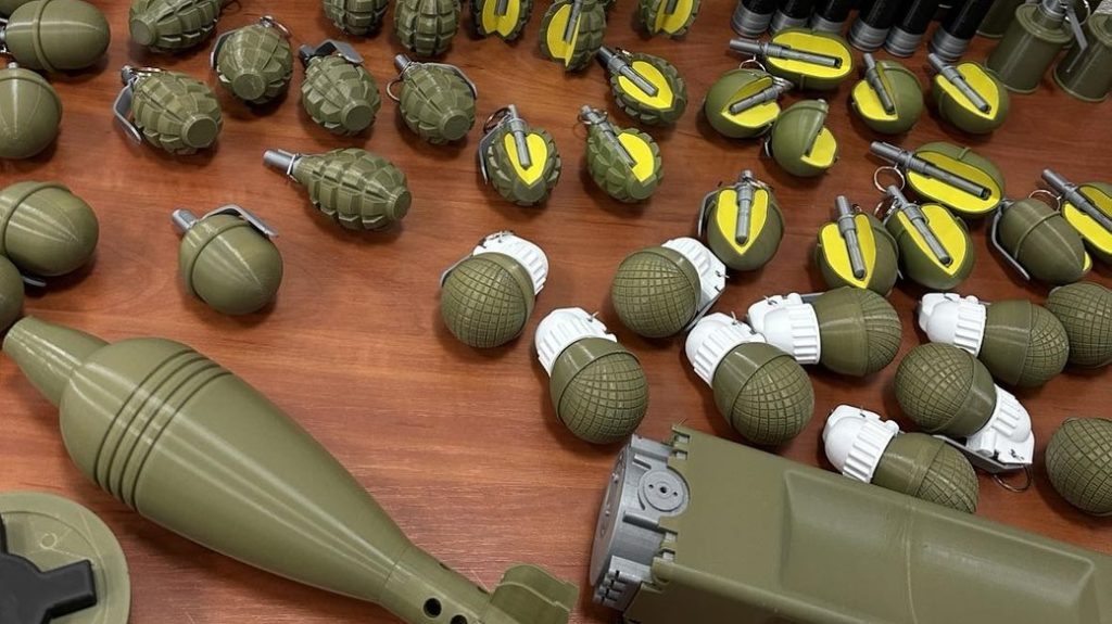 “Один в один схожі”. Для чого краматорські винахідники виготовляють російські міни