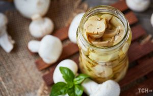 Супершвидко: рецепт смачних маринованих шампіньйонів за 10 хвилин