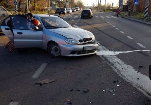 У Краматорську рятувальники деблокували постраждалого чоловіка з понівеченого внаслідок ДТП автомобіля