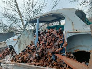 Патрульні виявили водія, який перевозив метал без документів