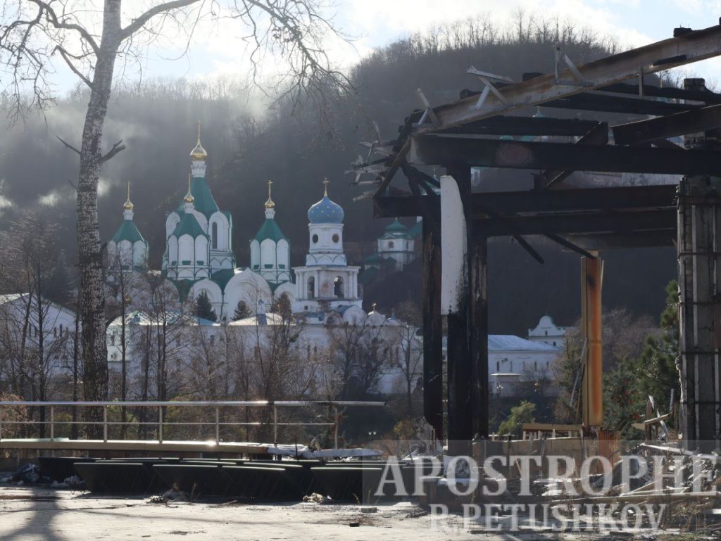 Вражає з перших метрів: фоторепортаж зі Святогірська після звільнення