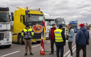 Перевізники у Словаччині пригрозили заблокувати кордон з Україною