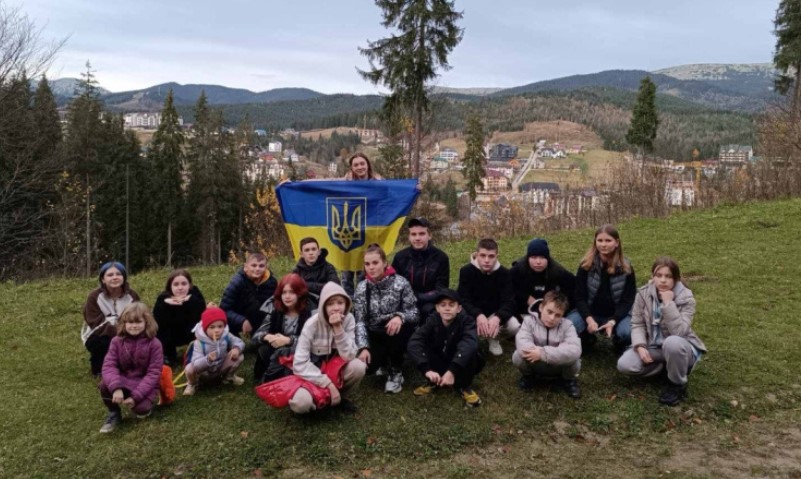 Учні Комарської громади відправились до Карпат
