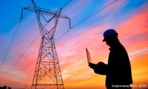 Дефіцит в енергосистемі: українців закликають економити електроенергію