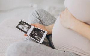 В Україні затвердили нові правила виходу у декрет: що змінилося