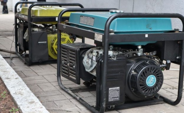 Наскільки добре медзаклади Донеччини забезпечені генераторами для роботи без світла: аналіз документа