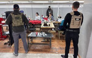 На Закарпатті таємно шили куртки для збірної Росії з лижного спорту