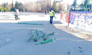 У Слов’янську монтують головну ялинку. Фотофакт