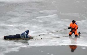 ДСНС нагадує правила поведінки на льоду