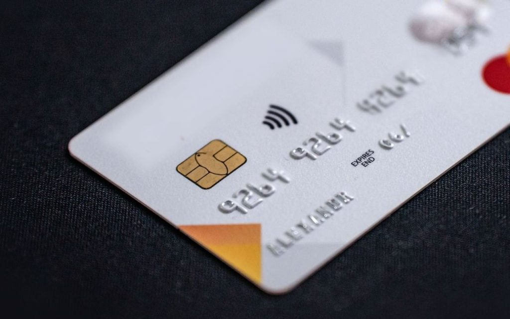 Блокування банківських карток за неявку до ТЦК: правда чи фейк