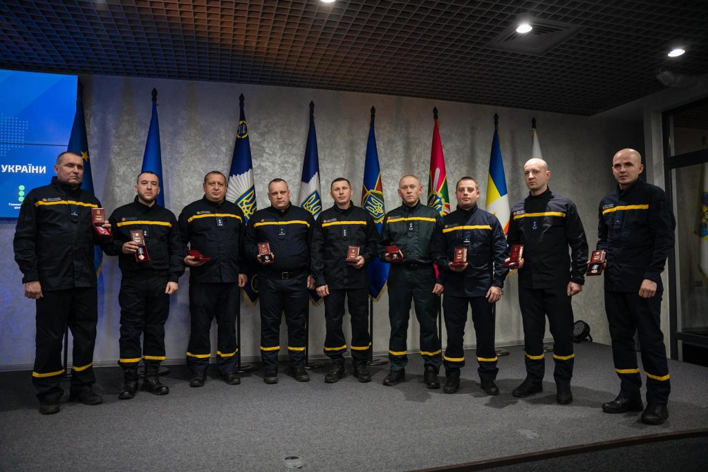 Троє рятувальників Донеччини отримали нагороди від Міністра МВС