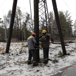 ДТЕК Донецькі електромережі повернули світло у 15 населених пунктів для 6,7 тисяч родин