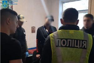 Шахраювали з виправної колонії – на Донеччині підозрюють групу зеків