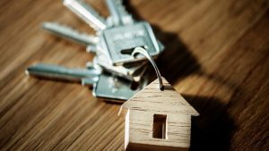 Чи реально продати житло біля фронту та купити в безпечнішому місці