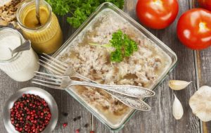 Не застиг холодець: як загустити желатином за одну ніч