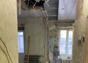 У Краматорську ремонтують будинок, який постраждав від російських обстрілів