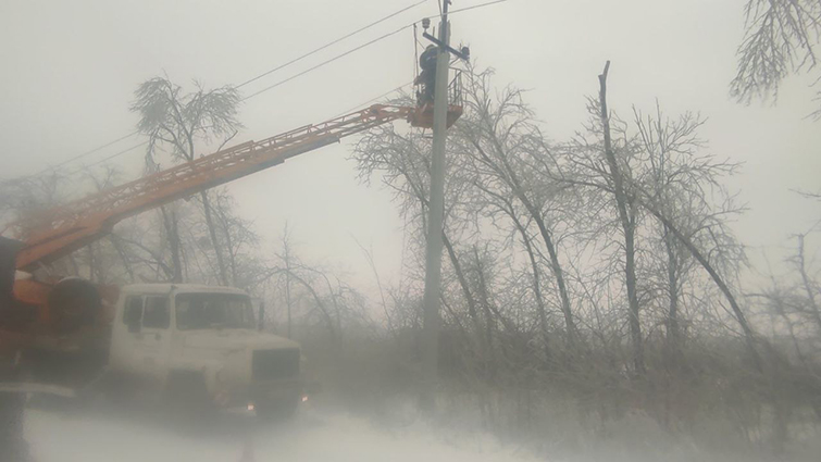 За тиждень ДТЕК Донецькі електромережі відновив світло для 386 тисяч родин та повернули електропостачання у 420 населених пунктів