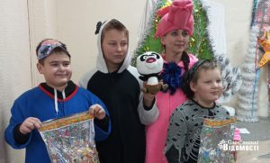 Дітей Слов’янська привітали з Різдвом (фото)