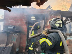 Протягом минулої доби рятувальники Донеччини ліквідували 8 пожеж на території області. На пожежі отримала травми жінка.