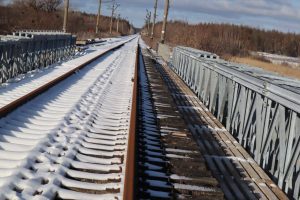 На Донеччині відновлюють автомобільні та залізничні мости