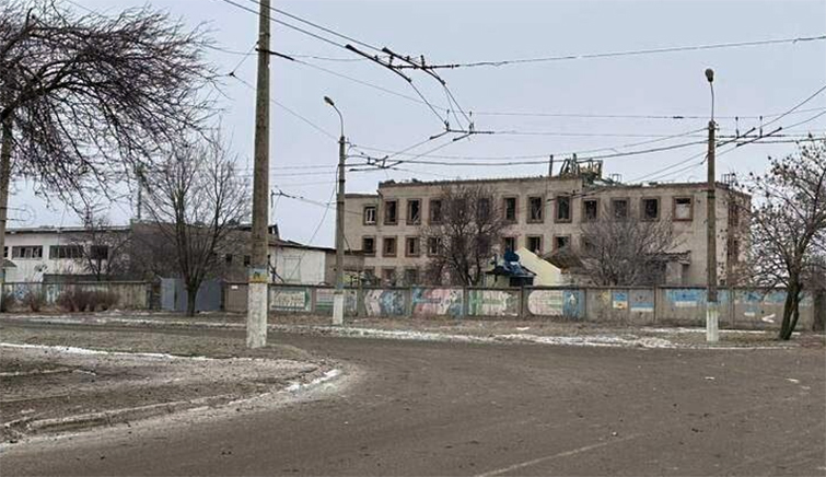 Ракетний удар по Краматорську: зруйновано адмінбудівлю, є жертви