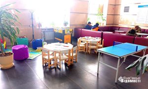 Теплий, світлий та доступний: на вокзалі працює ігровий простір для дітей