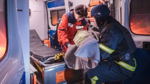 вночі армія рф вдарила по Селидовому: пошкоджено лікарню, житлові будинки, є загиблі