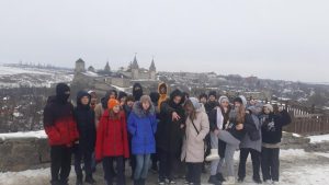 Діти з 20 громад Донеччини поїхали на оздоровлення до центру соціальної реабілітації «Смарагдове місто», що зараз релокований на Хмельниччину