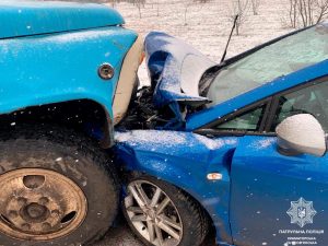 Недотримання правил дорожнього руху стало причиною ДТП за участю трьох авто