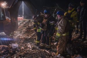 Поліцейські показали перші хвилини після обстрілу в Краматорську (відео)