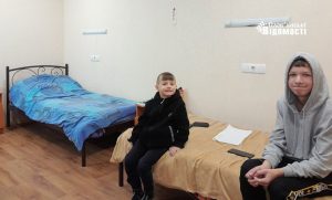 Як підтримують людей у Святогірську, які не мають де або не можуть жити у квартирах без опалення