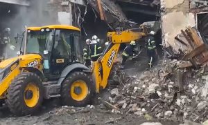 Внаслідок обстрілу Словʼянська загинула людина. Пошукові роботи завершені