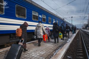 З Донеччини на Рівненщину прибуде другий евакуаційний потяг