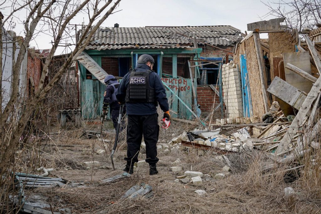 У Краматорському та Волноваському районах піротехніки ДСНС вилучили 62 одиниці вибухонебезпечних предметів