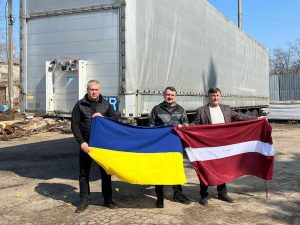 Слов’янськ отримав від Латвії транспортний засіб для вантажаперевезень