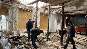 Розбір завалів та облаштування сховищ: скільки людей приєдналися до “Армії відновлення” на Донеччині