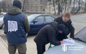 На Донеччині ДБР підозрює колишнього працівника Слов’янського лісгоспу у незаконній вирубці дерев на сотні тисяч гривень