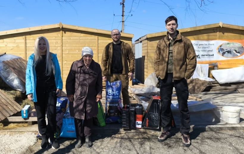 Благодійники доставили на Донеччину медикаменти, електроінструменти та корм для тварин