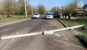 Нетверезий водій в Краматорську зніс опору лінії електромереж
