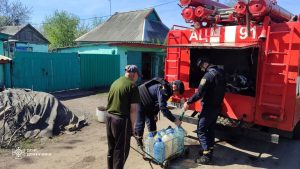Рятувальники Донеччини підвезли понад 87 000 літрів води для населення області протягом минулих вихідних, у тому числі в Лимані