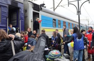 З Донеччини на Закарпаття евакуювали центр комплексної реабілітації “Милосердя”